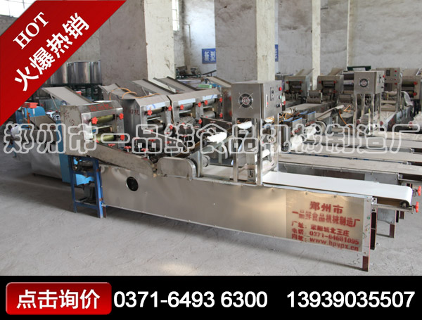 倉(cāng)庫(kù)里的一品鮮燴面機(jī)