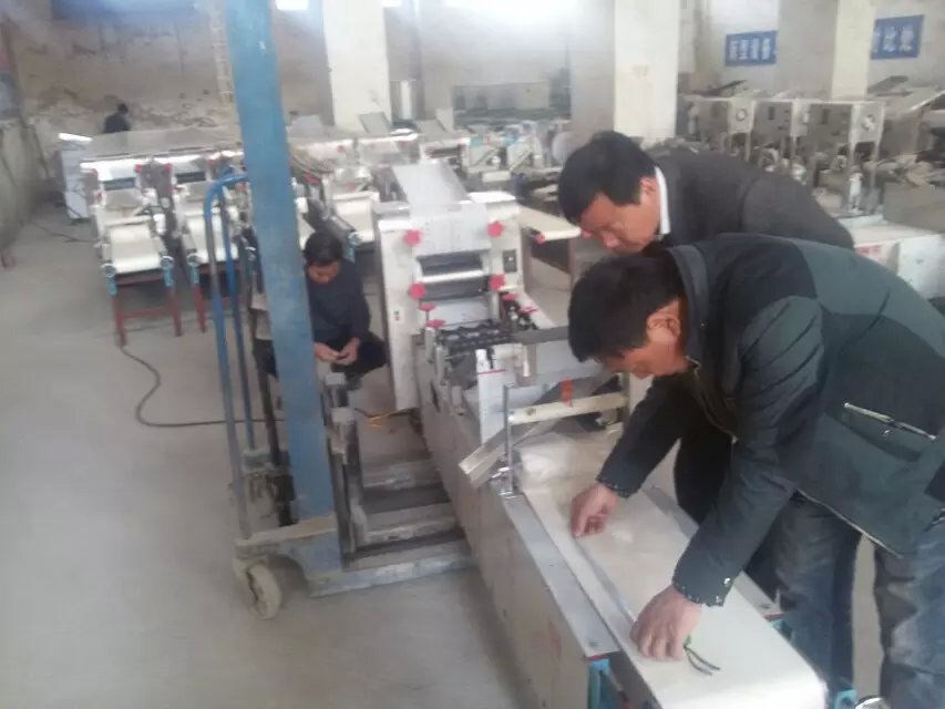 客戶在測(cè)量成品的長(zhǎng)和寬