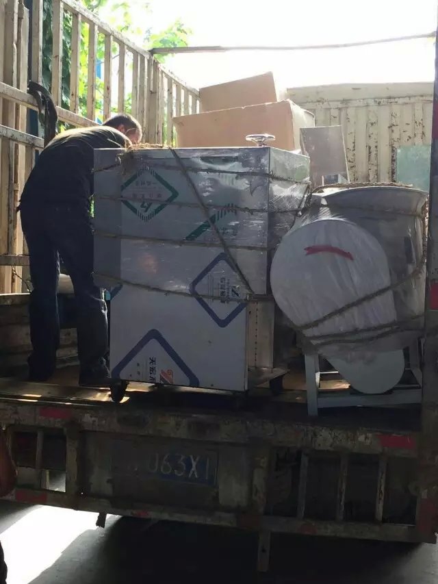 裝車完畢準(zhǔn)備發(fā)到客戶所在地