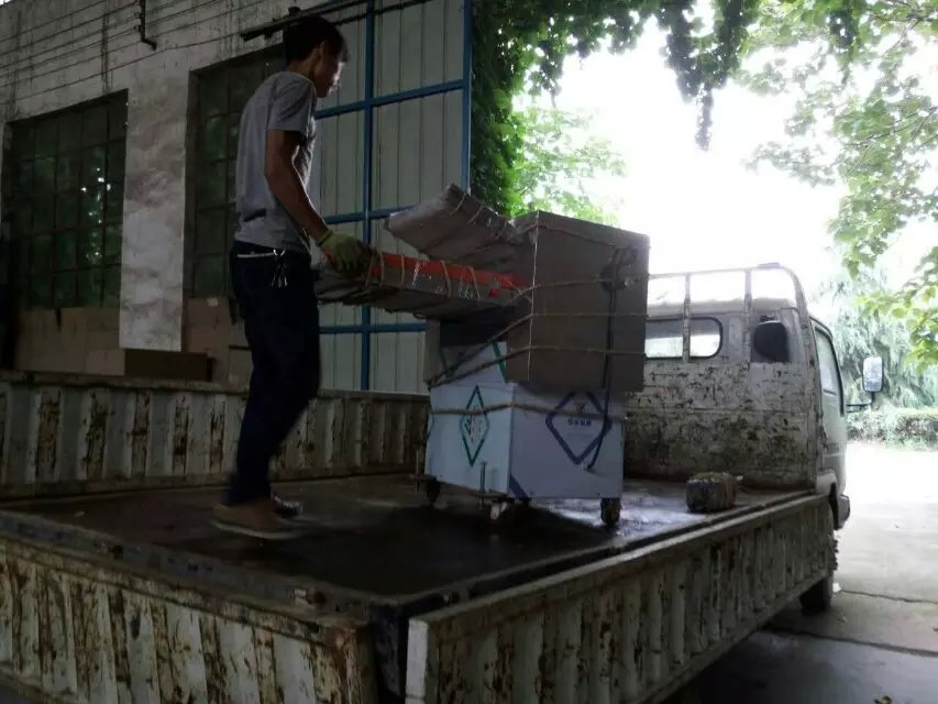 全自動(dòng)揉壓機(jī)裝車(chē)