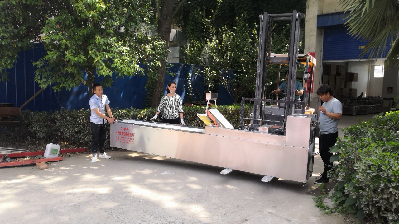 大型燴面機(jī)流水線1