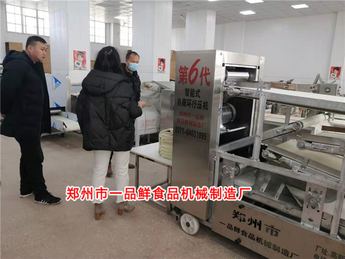 第六代智能式自循環(huán)揉壓機(jī)