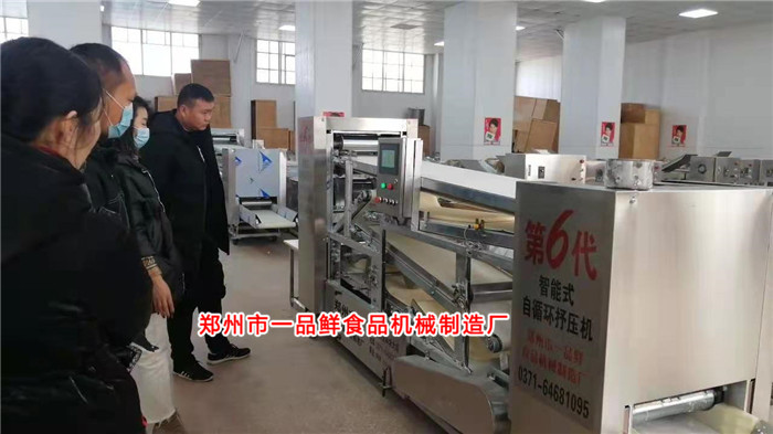 第六代智能式自循環(huán)揉壓機(jī)