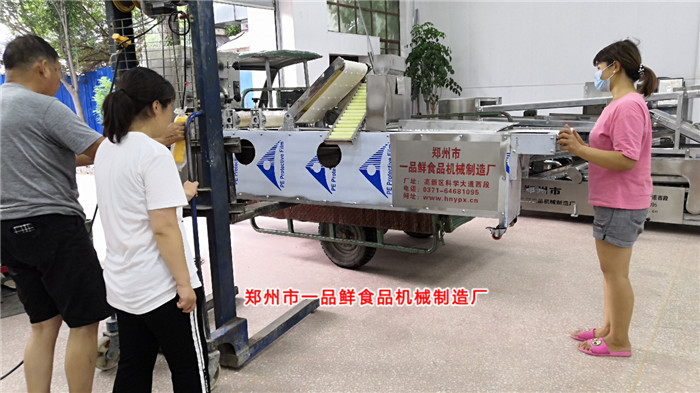 燴面機(jī)裝車發(fā)貨